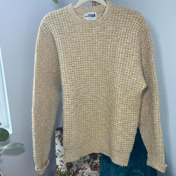 Cozy wool chunky knit sweater - Picture 2 of 5